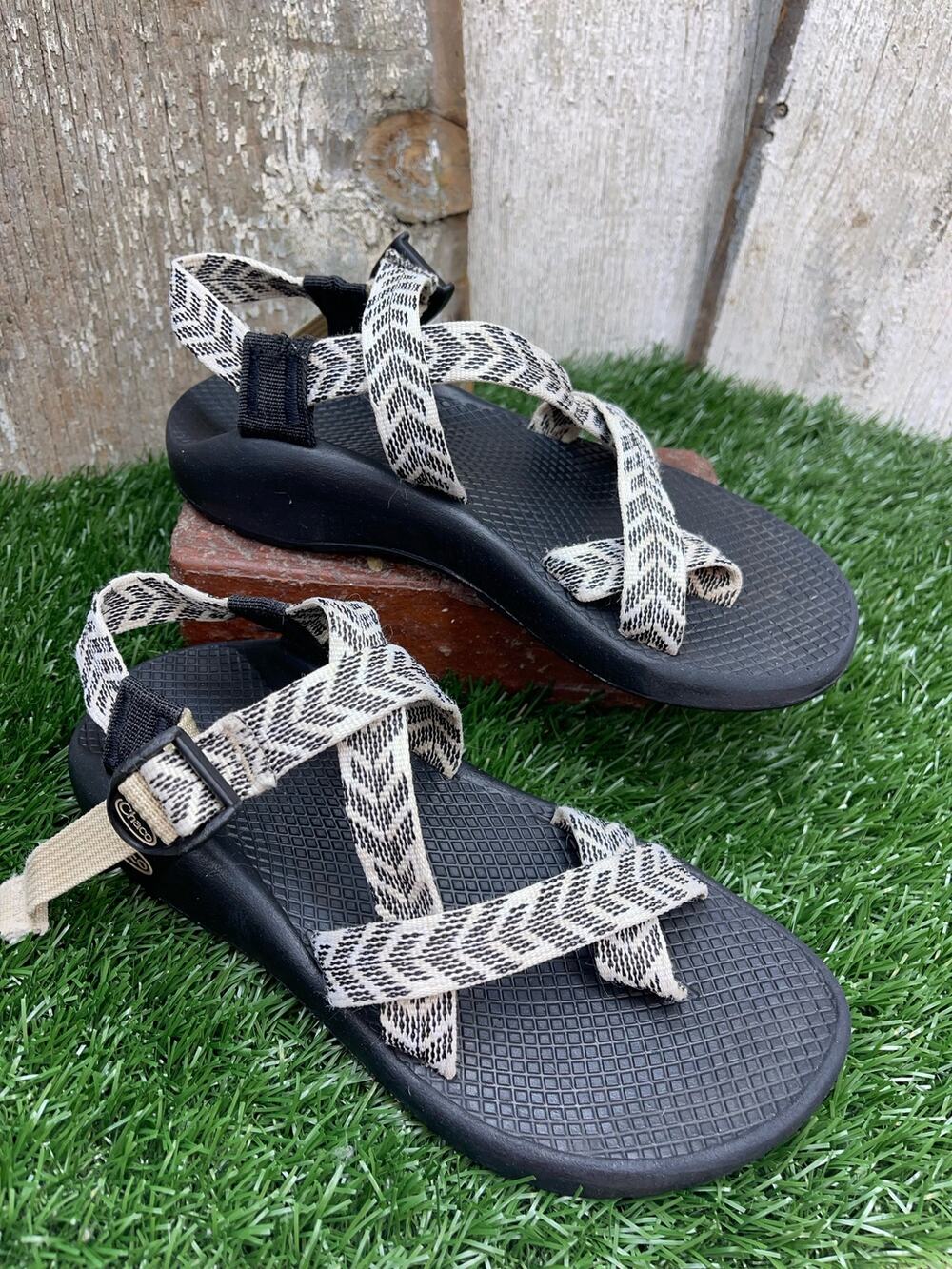 CHACO Cream Black Women's 7 Sandals